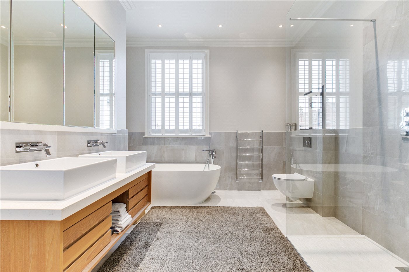 New Kings Road, Fulham/Parsons Green, London, SW6